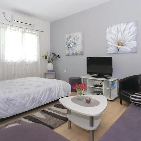 1 Bedroom Gorgeous In شقة