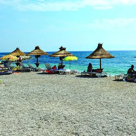 1 Bedroom Gorgeous In Podstrana